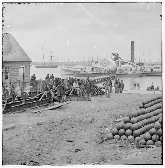 Marynarka, artyleria - libofcongr198 Yorktown, Va. Embarkation for White House Landing, Va.jpg