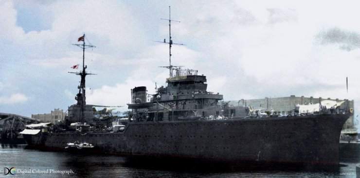 krążowniki lekkie - Kashii 1942.jpg