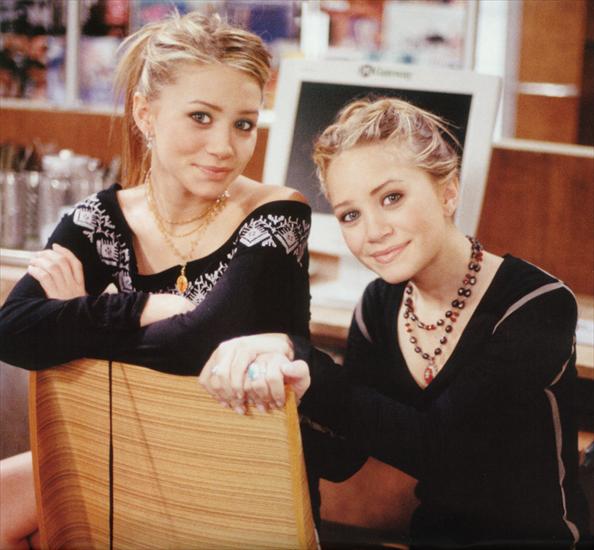 Mary Kate and Ashley Olsen - S.M. olsen-august.jpg