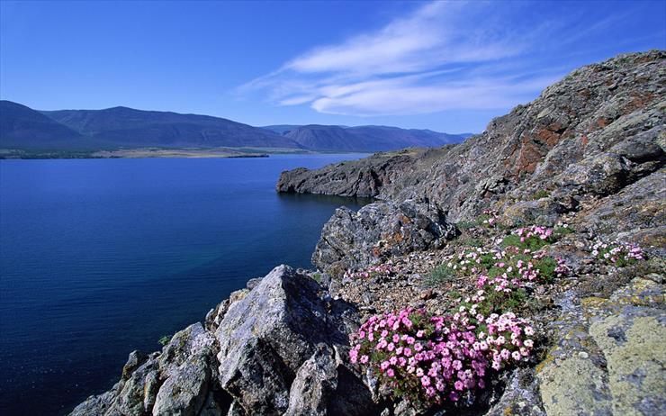 39 Europe 1920x1200 - Russia, Rocky shoreline, Barakchin Island, Lake Baikal.jpg
