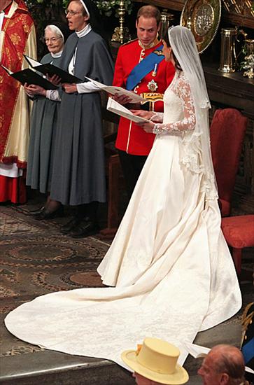 William i Kateach co to był za ślub - suknia_kate_middleton11.jpg