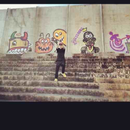  Justin maluje graffiti - bhhbrgft.jpg