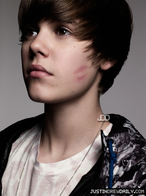 Justin Bieber - normal_kiss-exclusive.jpg