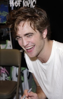 Robert Pattinson - robert.jpg