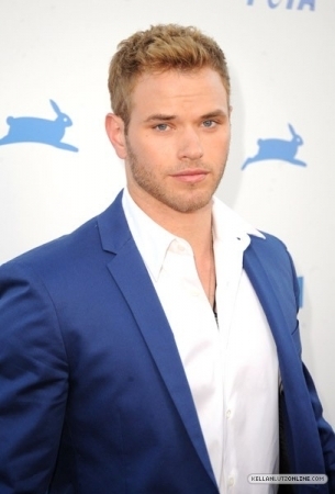 Kallen Lutzz  - Kellan-Lutz-51.jpg