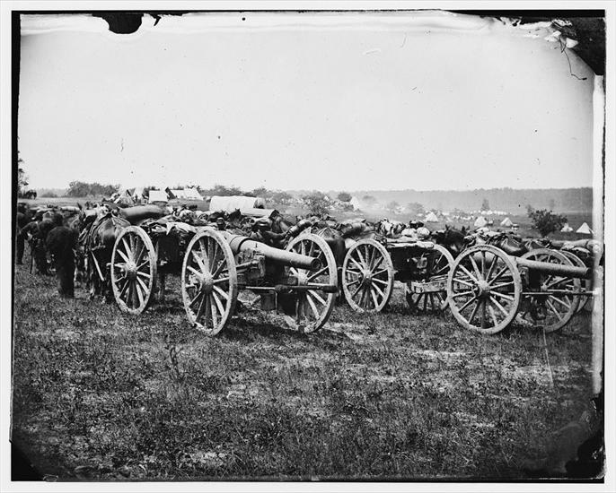 Marynarka, artyleria - libofcongr208 Richmond, Va., vicinity. 20-pdr. v ... Parrott rifled guns of the 1st New York Battery.jpg