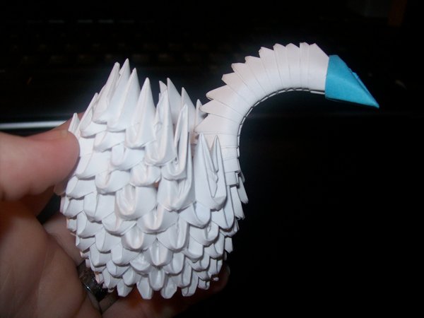 Origami modułowe - Smaller_3d_Origami_Swan_by_Rescue_Is_Possible.jpg