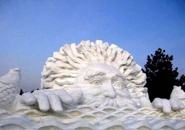 Śnieżne rzeźby - b2faeee585cac3952e40b03.jpg
