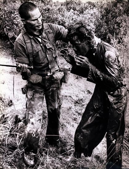 Photo Pulitzer - 1965  Horst Faas Associated Press La Guerre du Vietnam Photo 1 PulitzerPrize.jpg