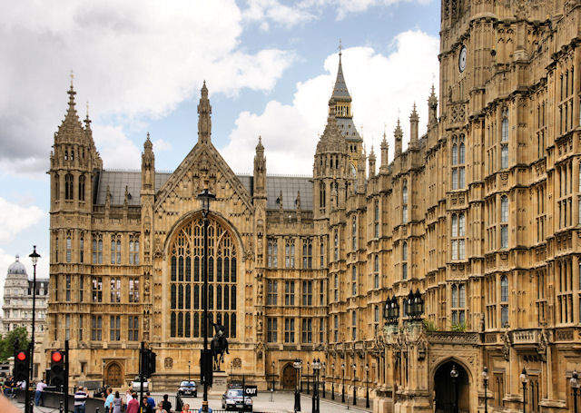 Palace of Westminster - siedziba brytyjskiego parlamentu - The_Palace_of_Westminster_-_geograph.org.uk_-_1408776.jpg