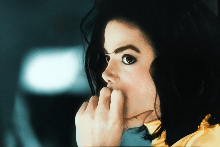 Remember The Time - Mike-i-miss-you-Can-you-hear-me-Please-come-back-3-michael-jackson-13132910-720-480.jpg