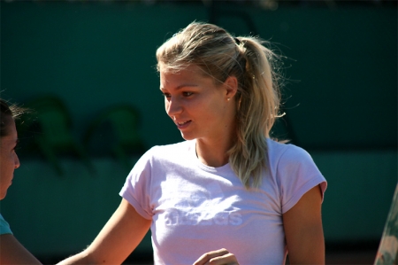 Maria Kirilenko - normal_Kirilenko-RG09-110909-2.jpg