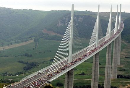mosty - wiadukt Millau, Francja.jpg