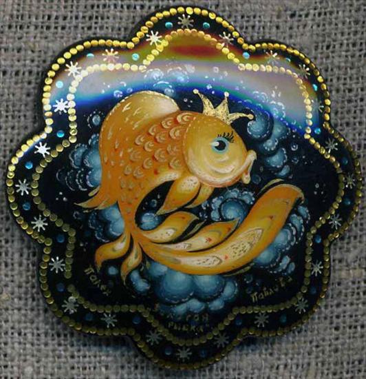 Porcelanas Royal Vienna - broche russo peixinho.jpg