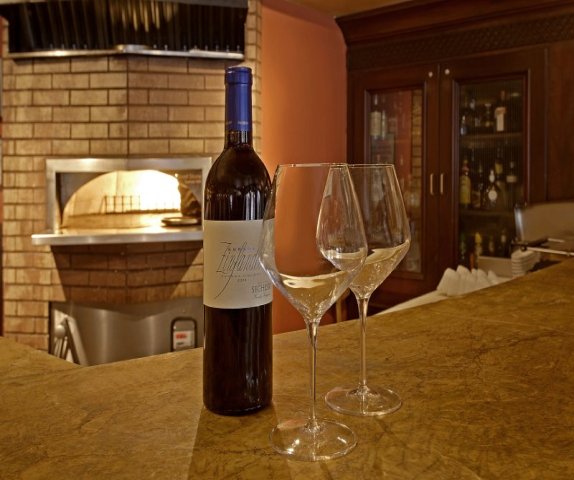 kieliszki wino szampan - leonardo-1050853-10017619_img_pho_000_nc__Restaurant_-_Wine___P-image.jpg