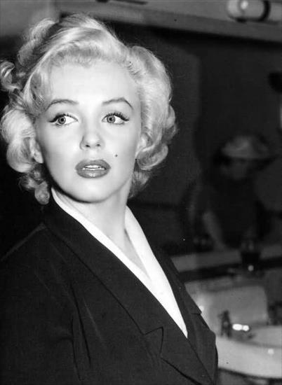 1000 Marilyn Monroe Pictures - 267.jpg